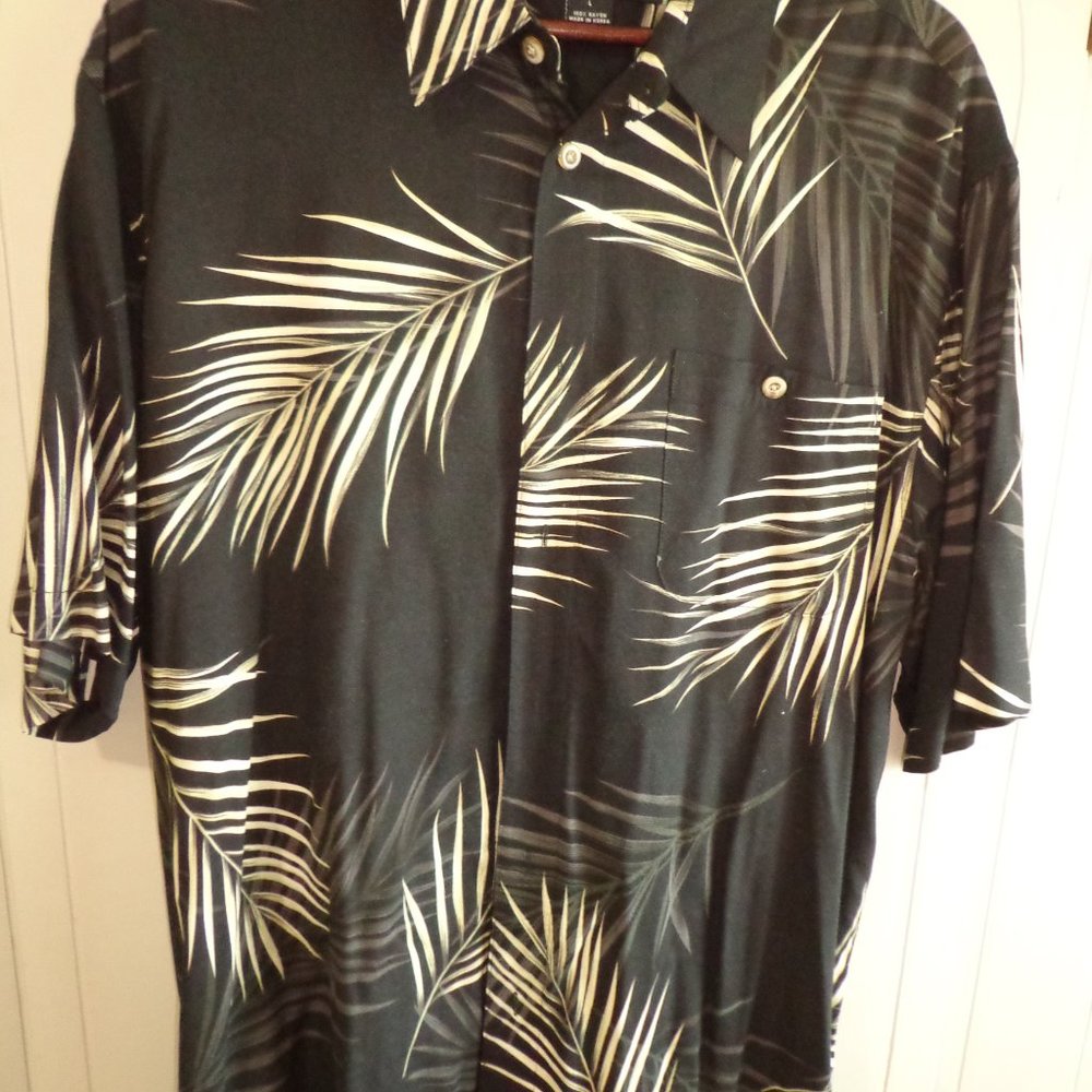 Men's Consensus SPORTSWEAR Hawaiian Print Short-Sleeve Shirt L